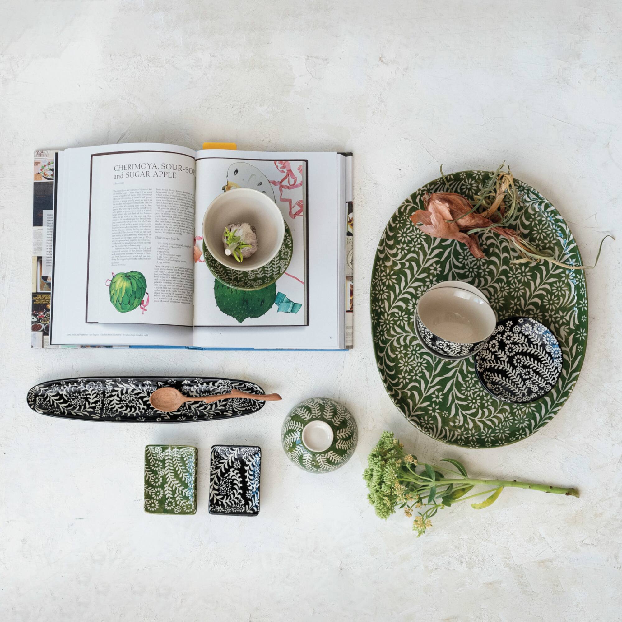 Hello Honey® 16.25" Green Wax Relief Botanicals Stoneware Platter